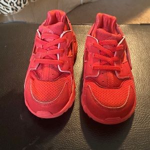 Huarache Nikes size 9c